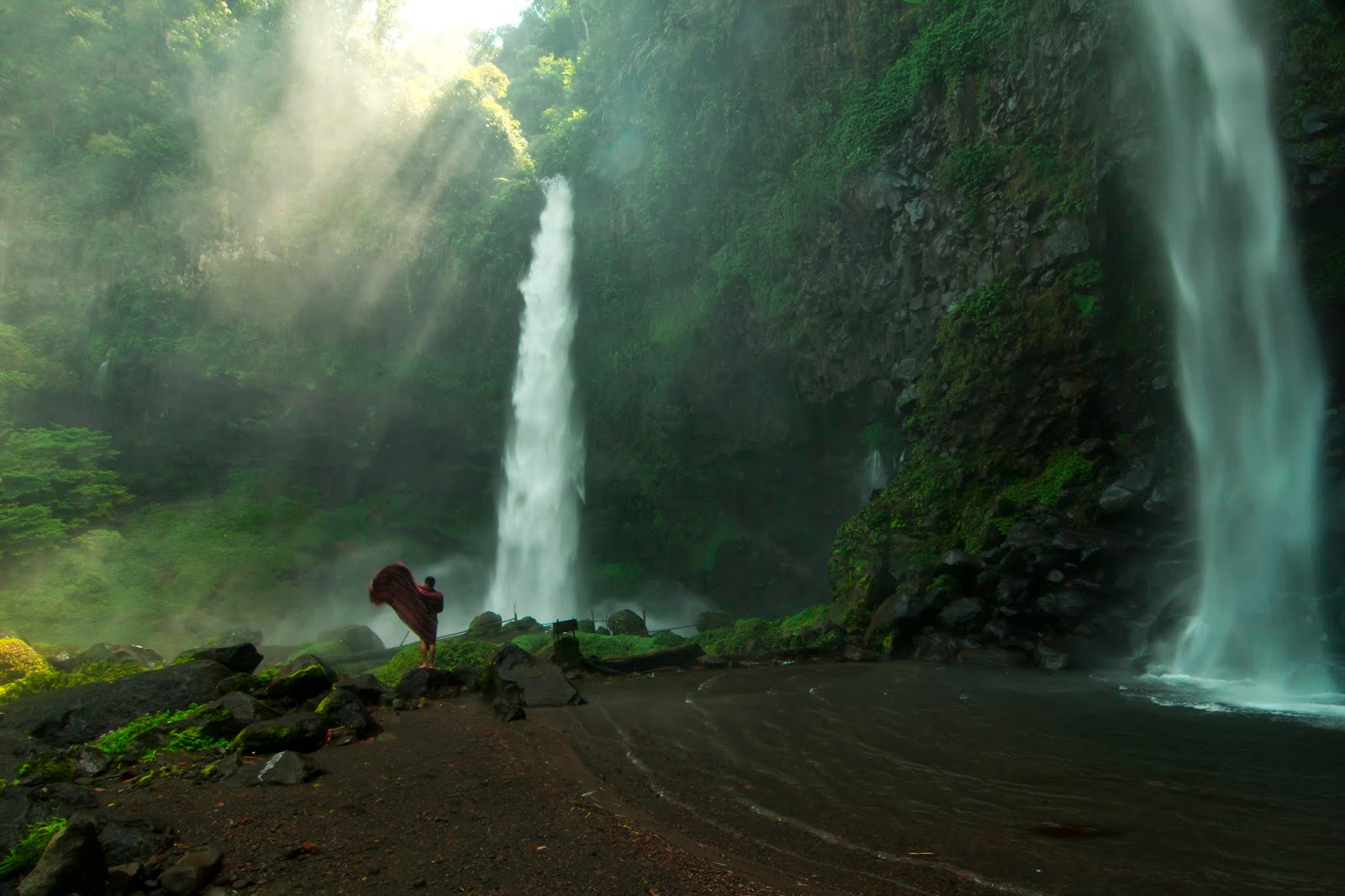 Keindahan air terjun